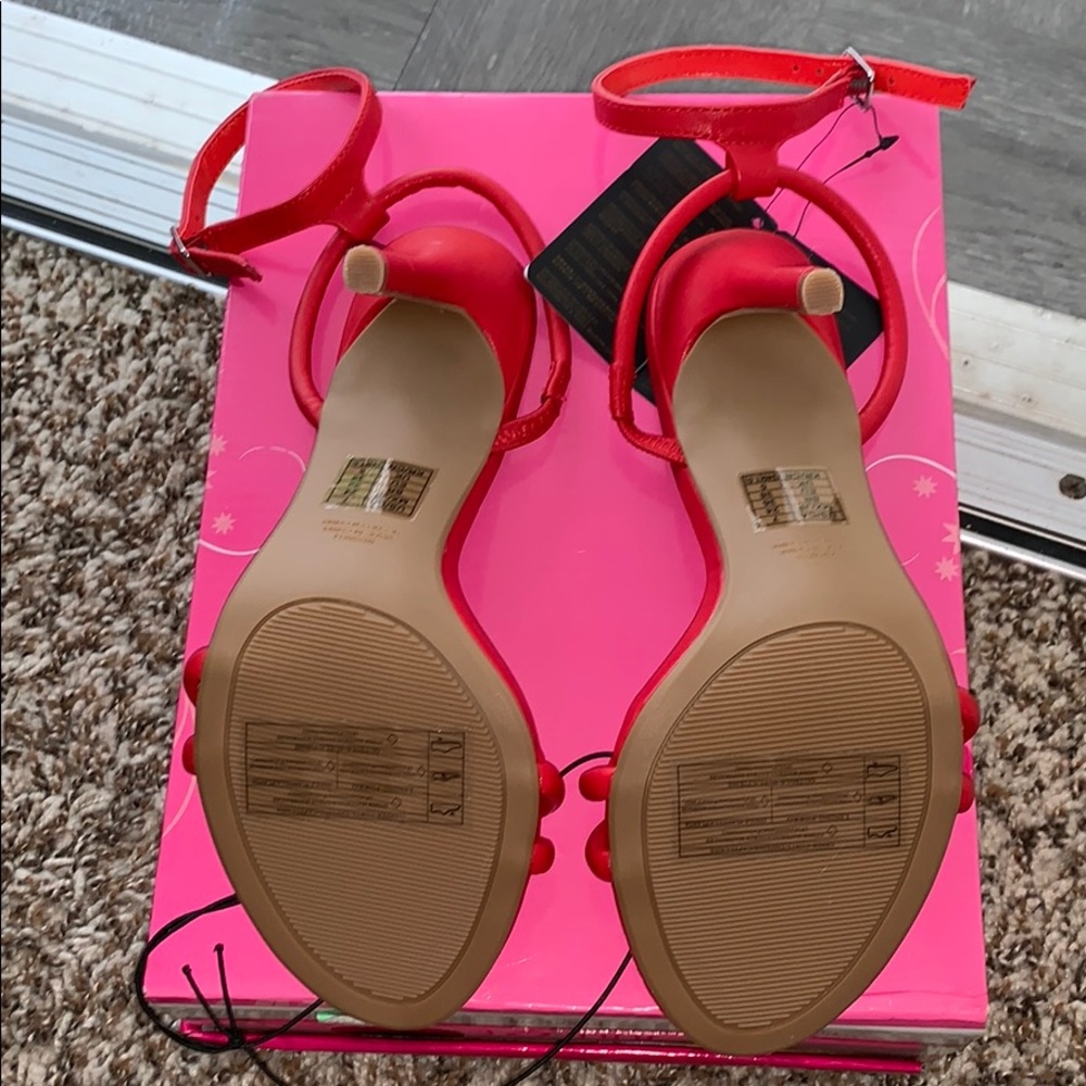Heels - Picture 2 of 2
